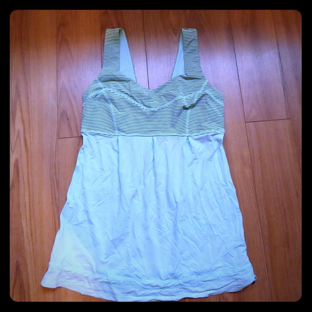 Lululemon top